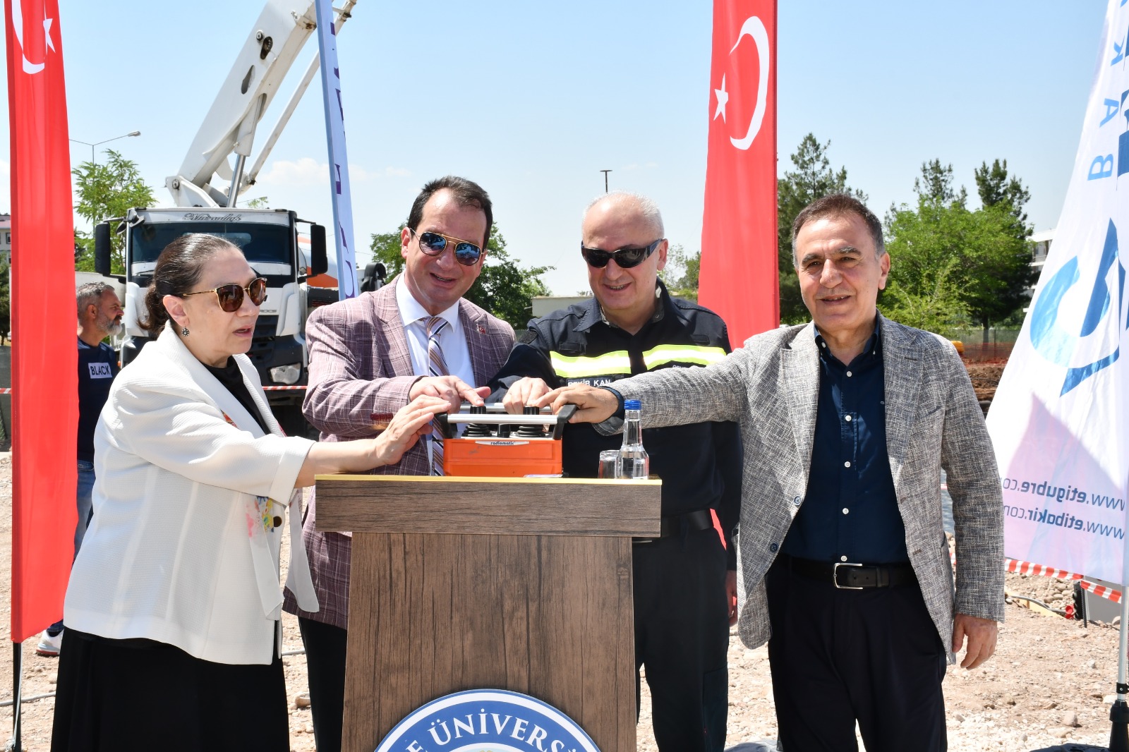 ÜNİVERSİTE ÖĞRENCİLERİ İÇİN ÇOK AMAÇLI YAŞAM MERKEZİ VE OKUMA SALONU ÖĞRENCİLERİN ARADIĞI HER ŞEY BU MERKEZDE OLACAK