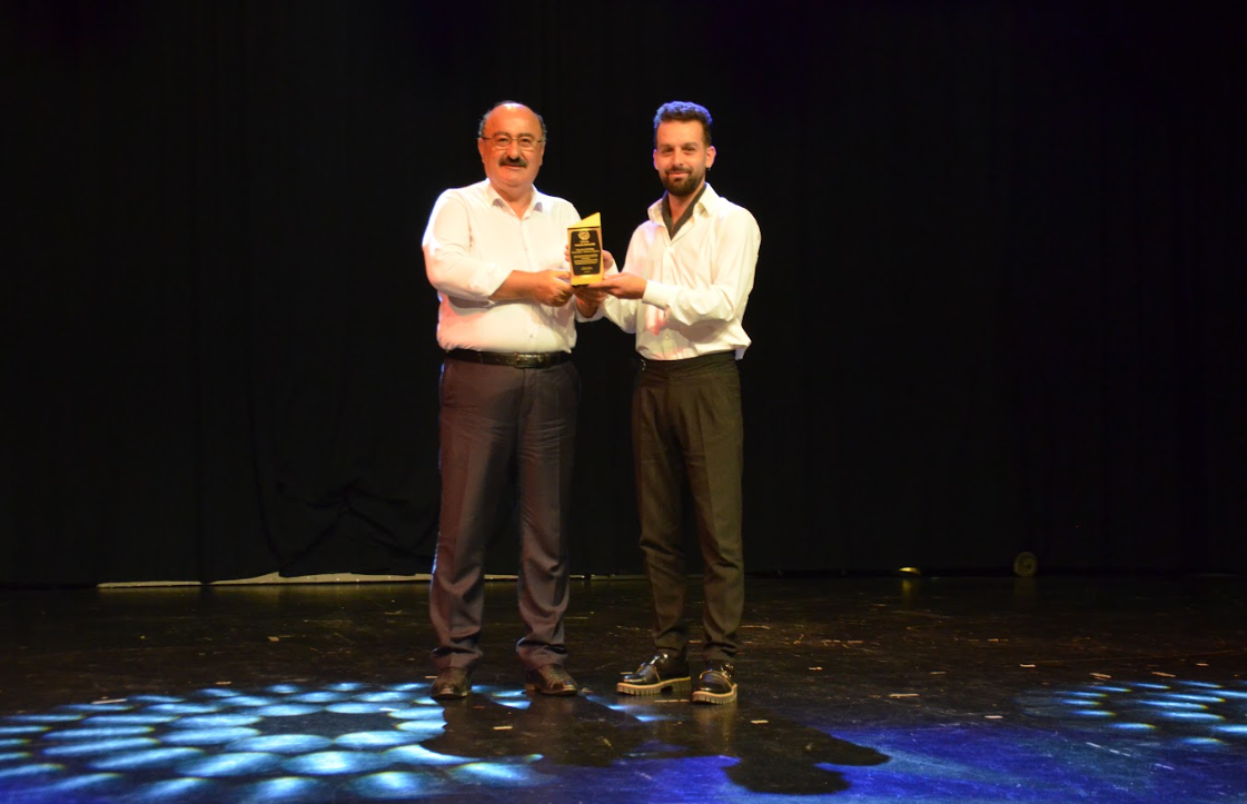 YÖNETMEN ÖZCAN ÖZTÜRK VE MYMOON MEDYA’YA ULUSAL BAŞARI ÖDÜLÜ