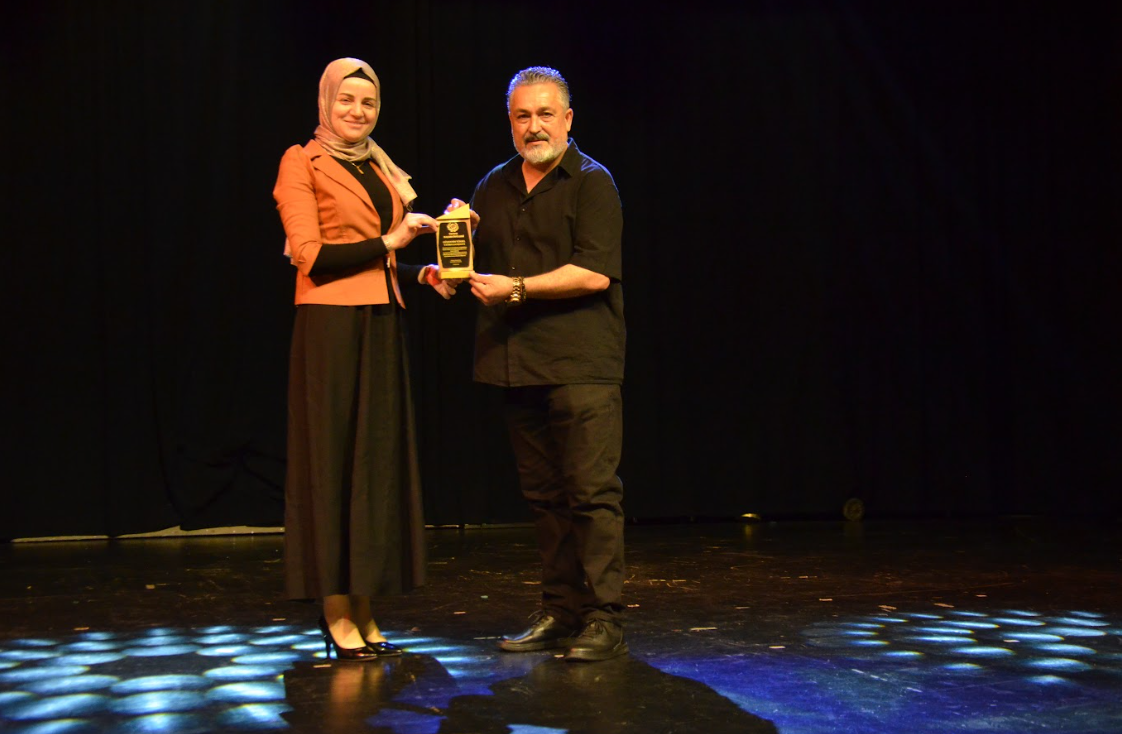 GAYRİMENKUL YATIRIM DANIŞMANI GÜLHANIM YÜKSEL’E ULUSAL BAŞARI ÖDÜLÜ