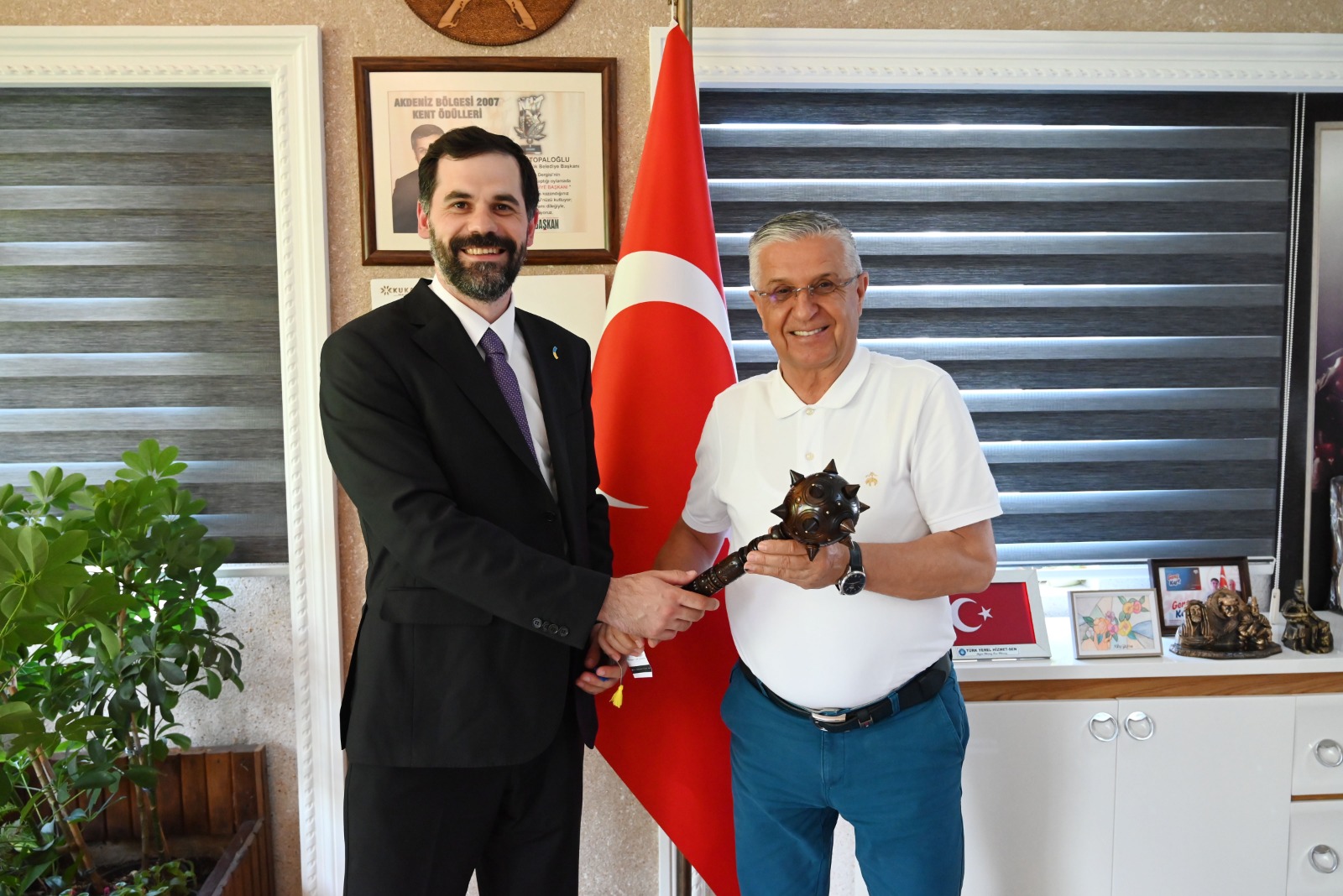 Ukrayna Antalya Başkonsolosu’ndan Başkan Topaloğlu’na ziyaret