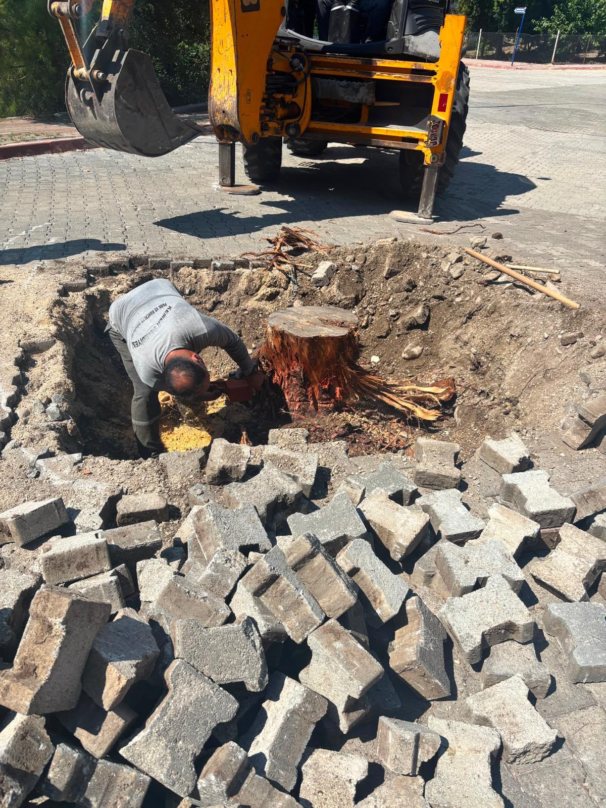 Kemer’de altyapı çalışmaları devam ediyor 