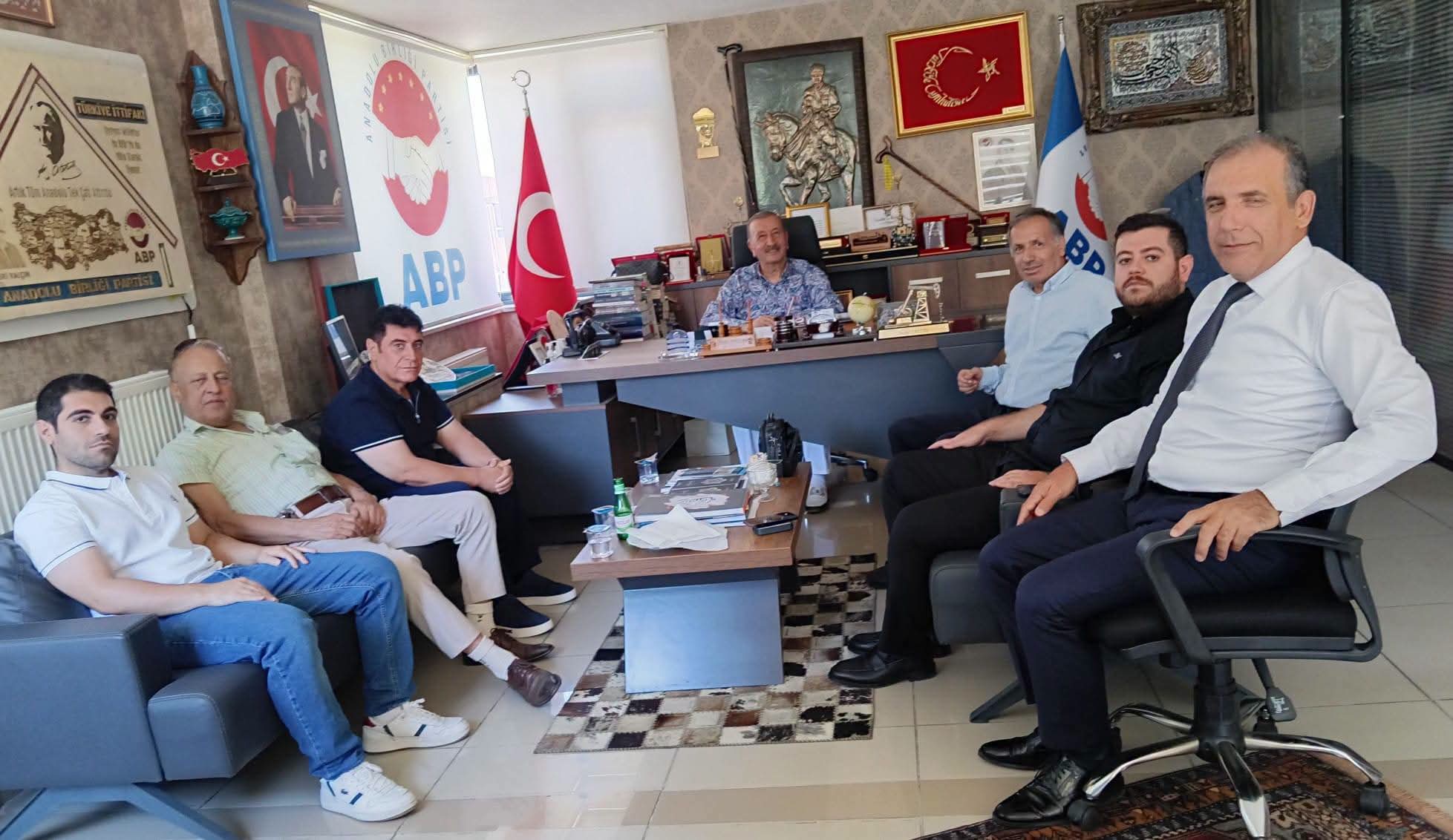 ANADOLU BİRLİĞİ PARTİSİ GENEL MERKEZİ'NDE ANLAMLI BULUŞMA: OTOMOTİV SEKTÖRÜNÜN SESİ GENEL MERKEZDE YANKILANDI
