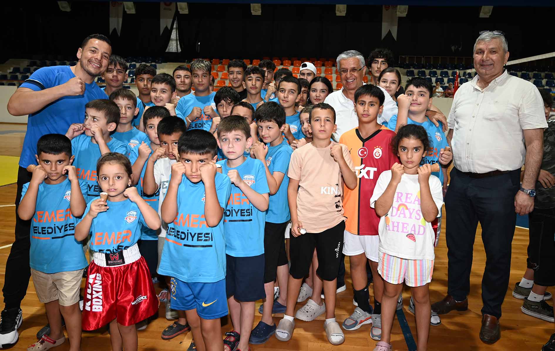 Başkan Topaloğlu’ndan sporculara moral ziyareti