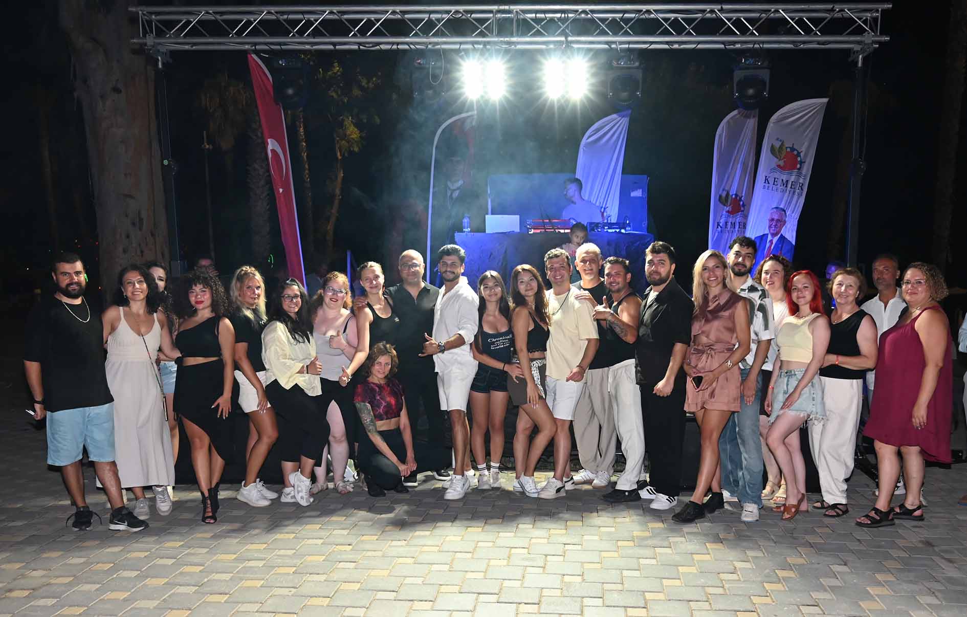 Kemer’de Latin Rüzgarı Esti