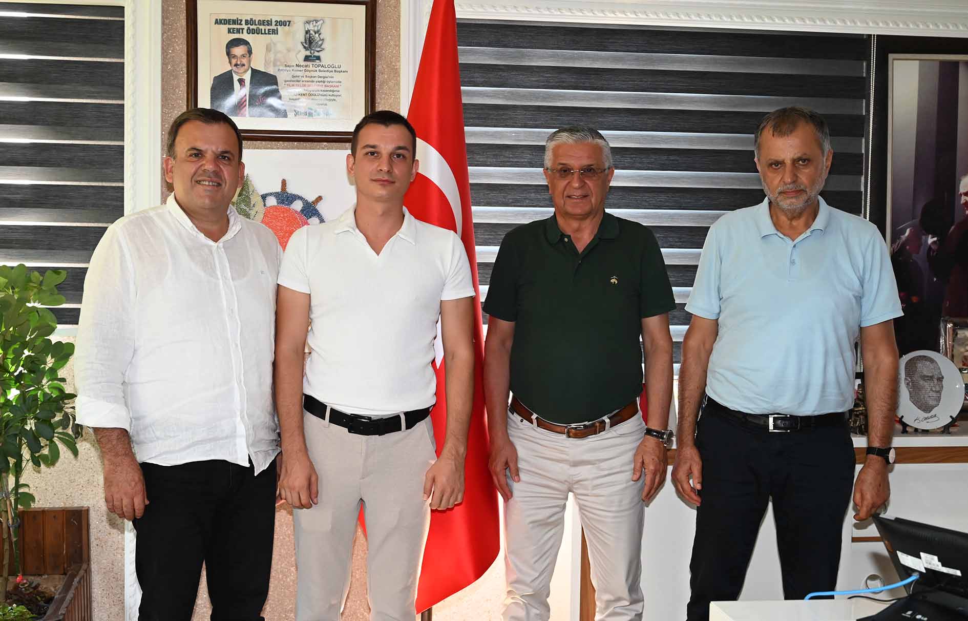 Belediye personelinden Başkan Topaloğlu’na veda ziyareti