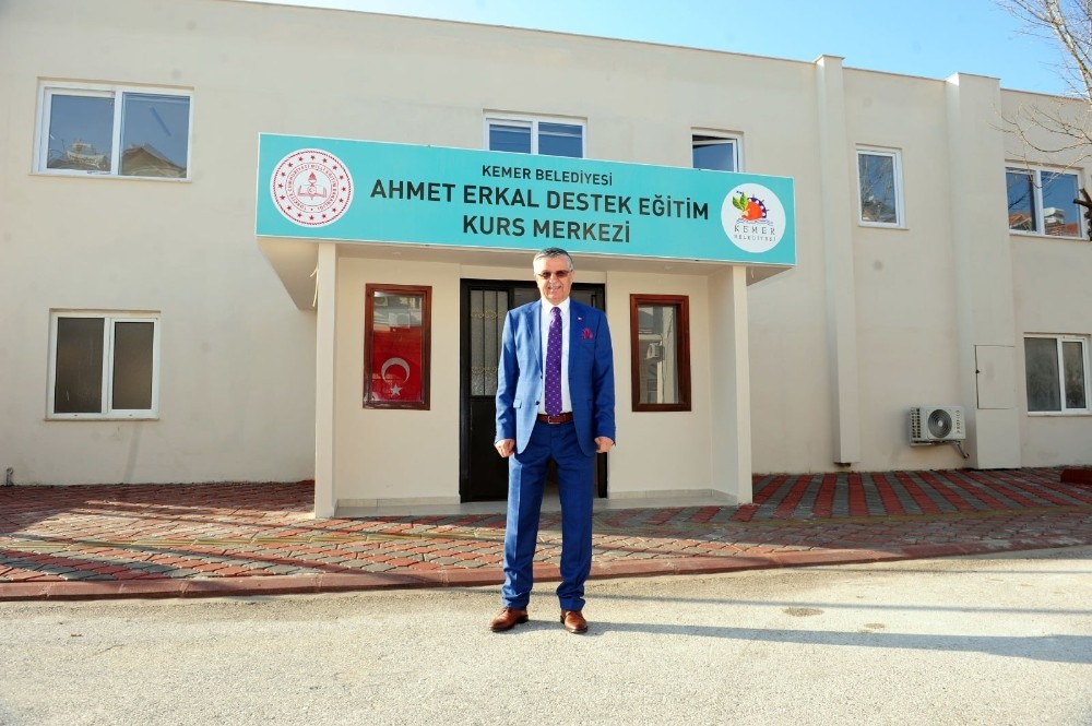 Ahmet Erkal Destek Eğitim Kurs Merkezi, pandemi kuralları çerçevesinde eğitimlerine arada vermeden devam ediyor