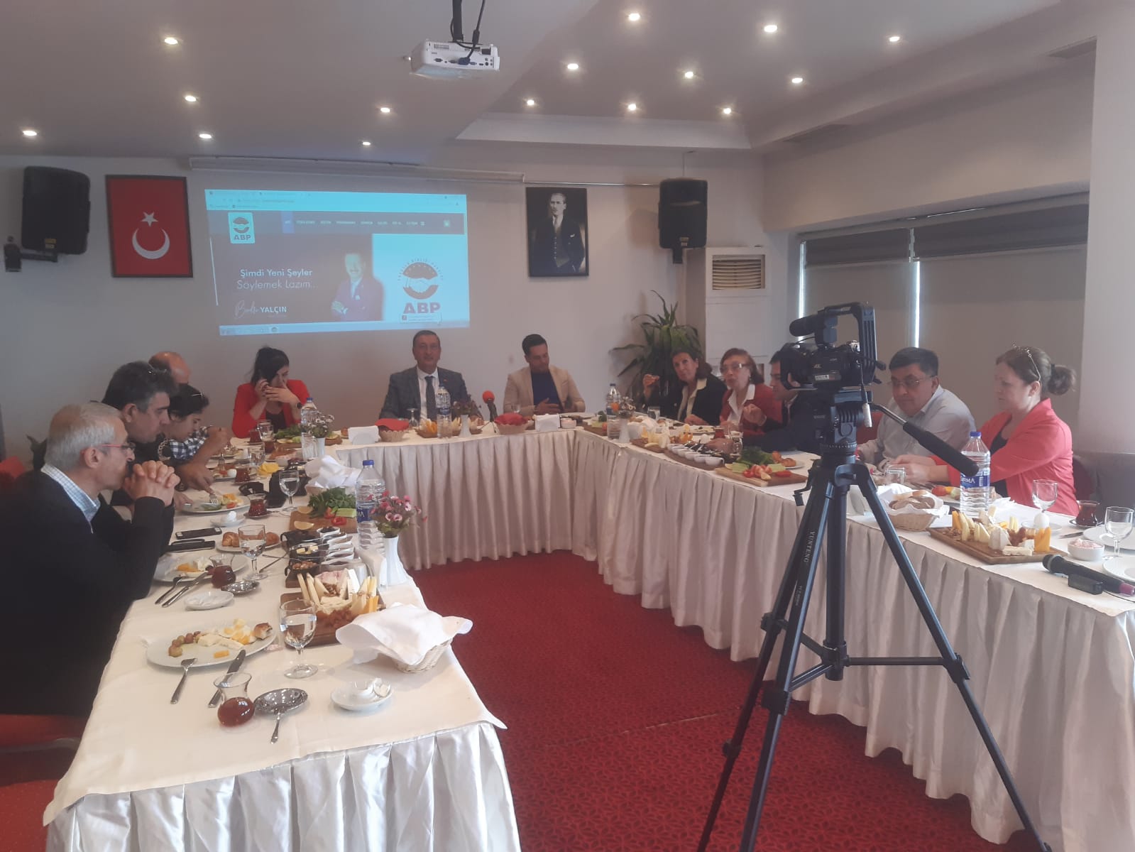 Anadolu Birliği Partisi Basın Kahvaltısı Düzenledi