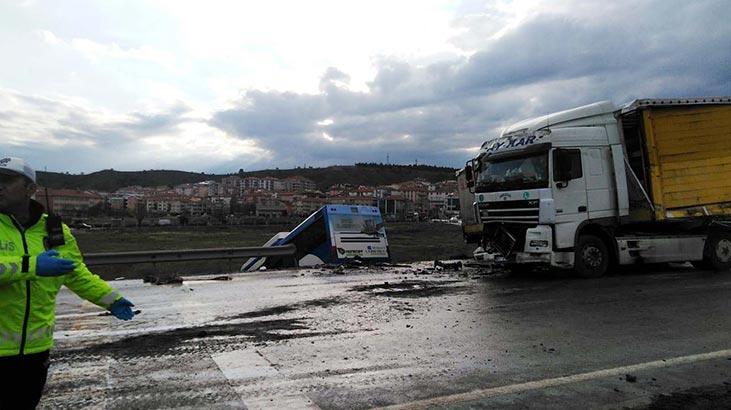 Ankara'da feci kaza! TIR ile otobüs çarpıştı: Çok sayıda yaralı var