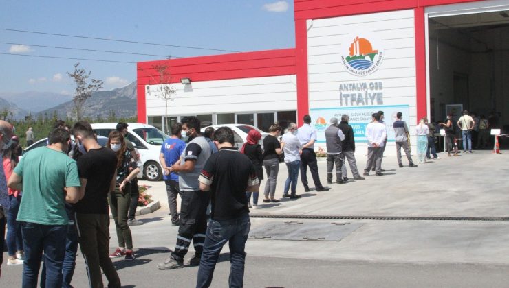 Antalya Organize Sanayi Bölgesi’nde korona virüs aşı uygulaması başladı