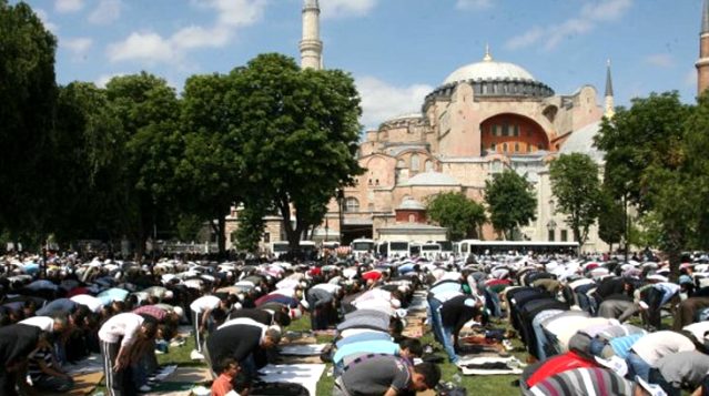 Ayasofya'da ne zaman namaz kılınacak? Cevabı belli oldu