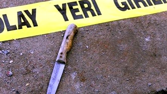 Aynı evde yaşadığı dedesini bıçaklayarak öldürdü!