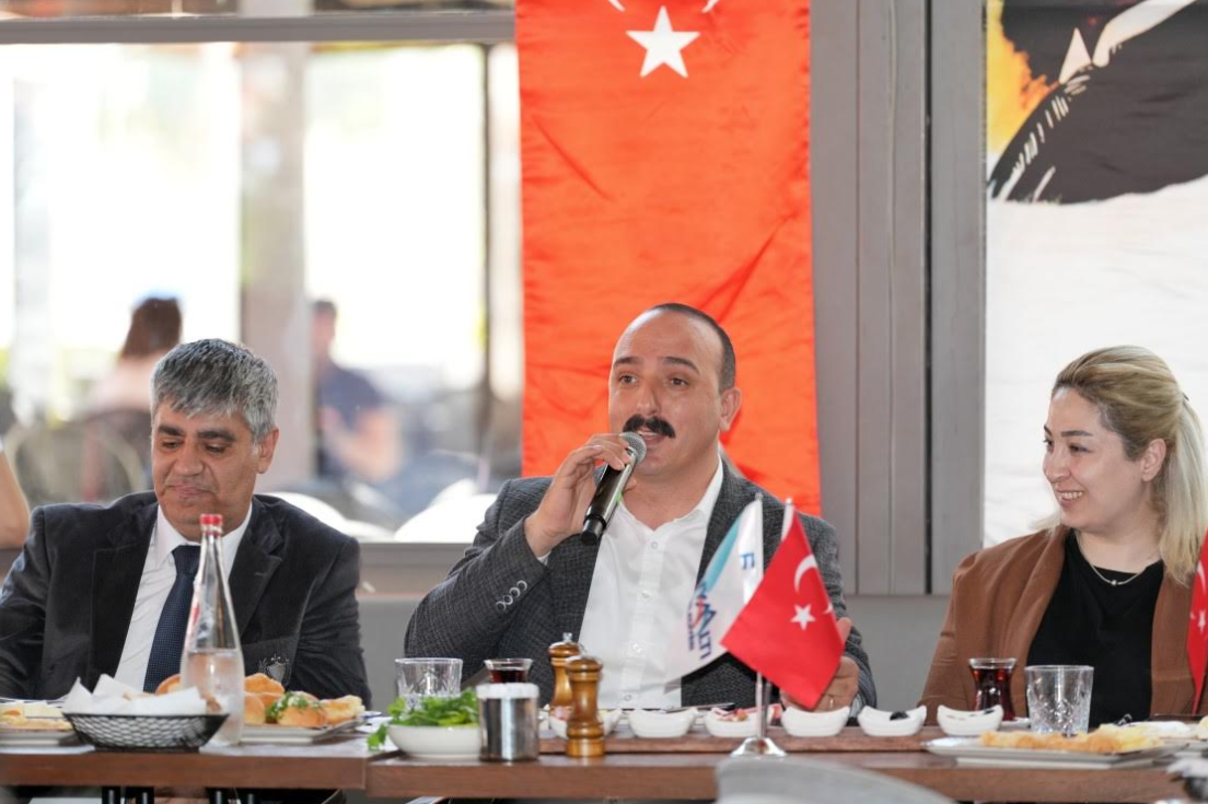 BAŞKAN KOTAN KONYAALTI ESNAFIYLA BULUŞTU