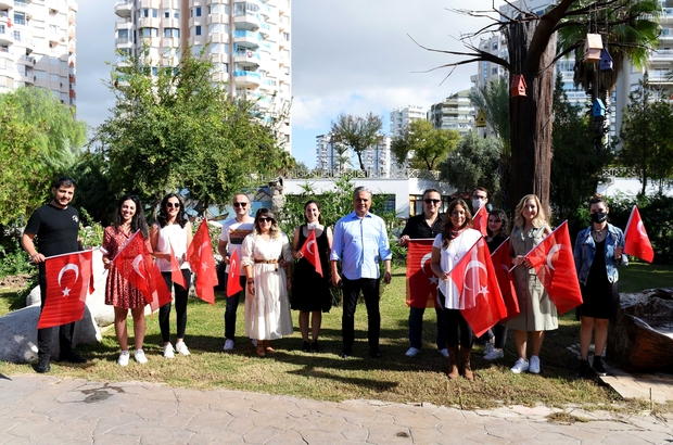 Başkan Uysal, gezginlerle buluştu