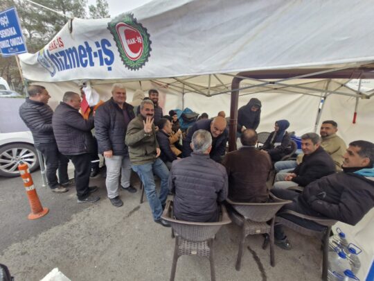 DİYARBAKIR’DA EMEKÇİLER HAK ARAYIŞINDA