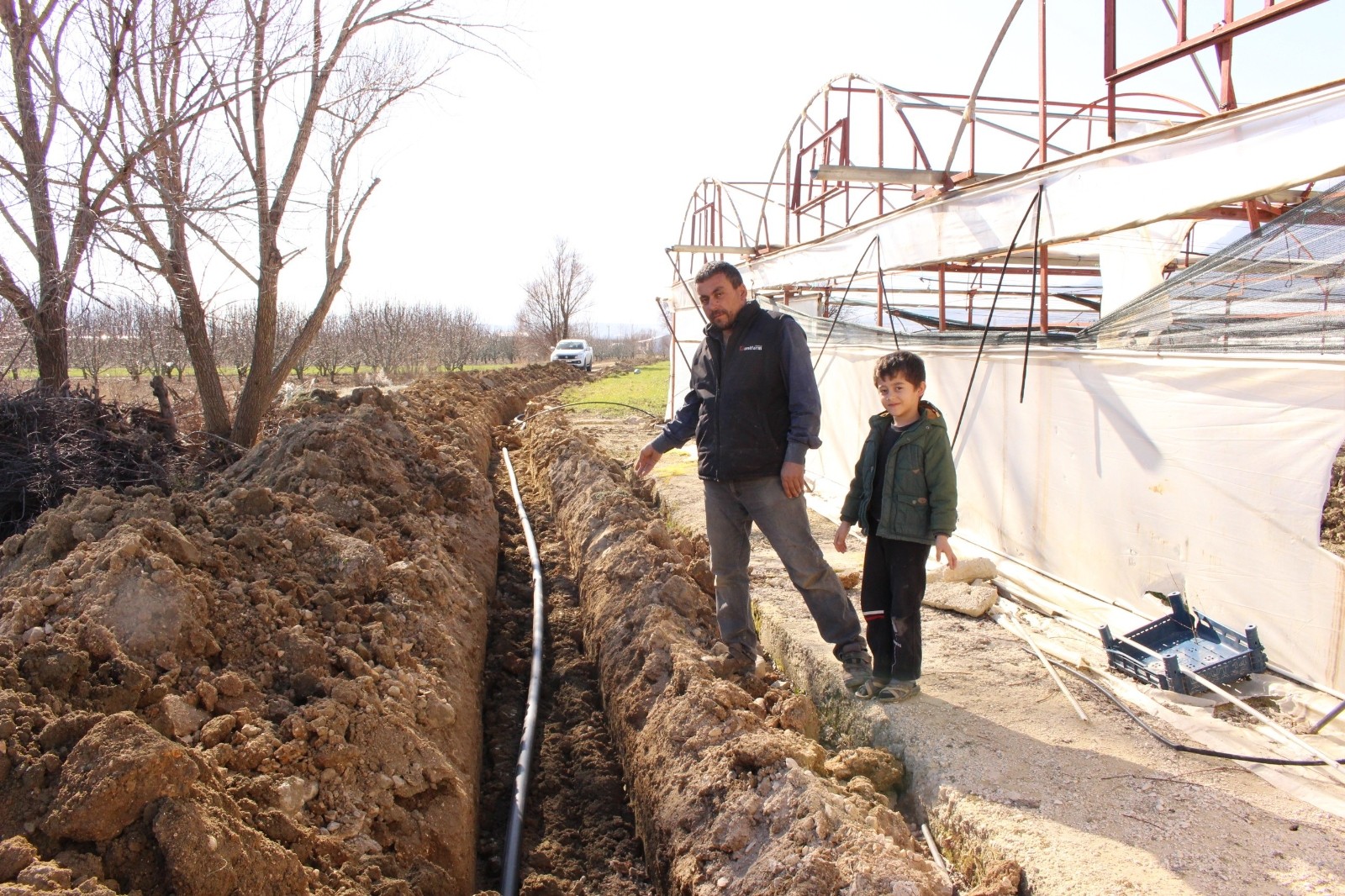 Elmalı İslamlar Mahallesi’nde evlerinde içme suyu olmayan Kılıcan Ailesi’ sağlıklı içme suyuyla buluştu.