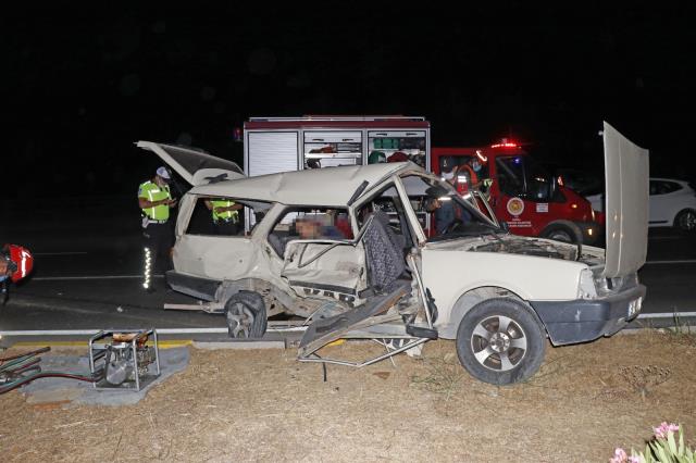 Fethiye'de iki otomobilin çarpışması sonucu 3 ölü  5 yaralı