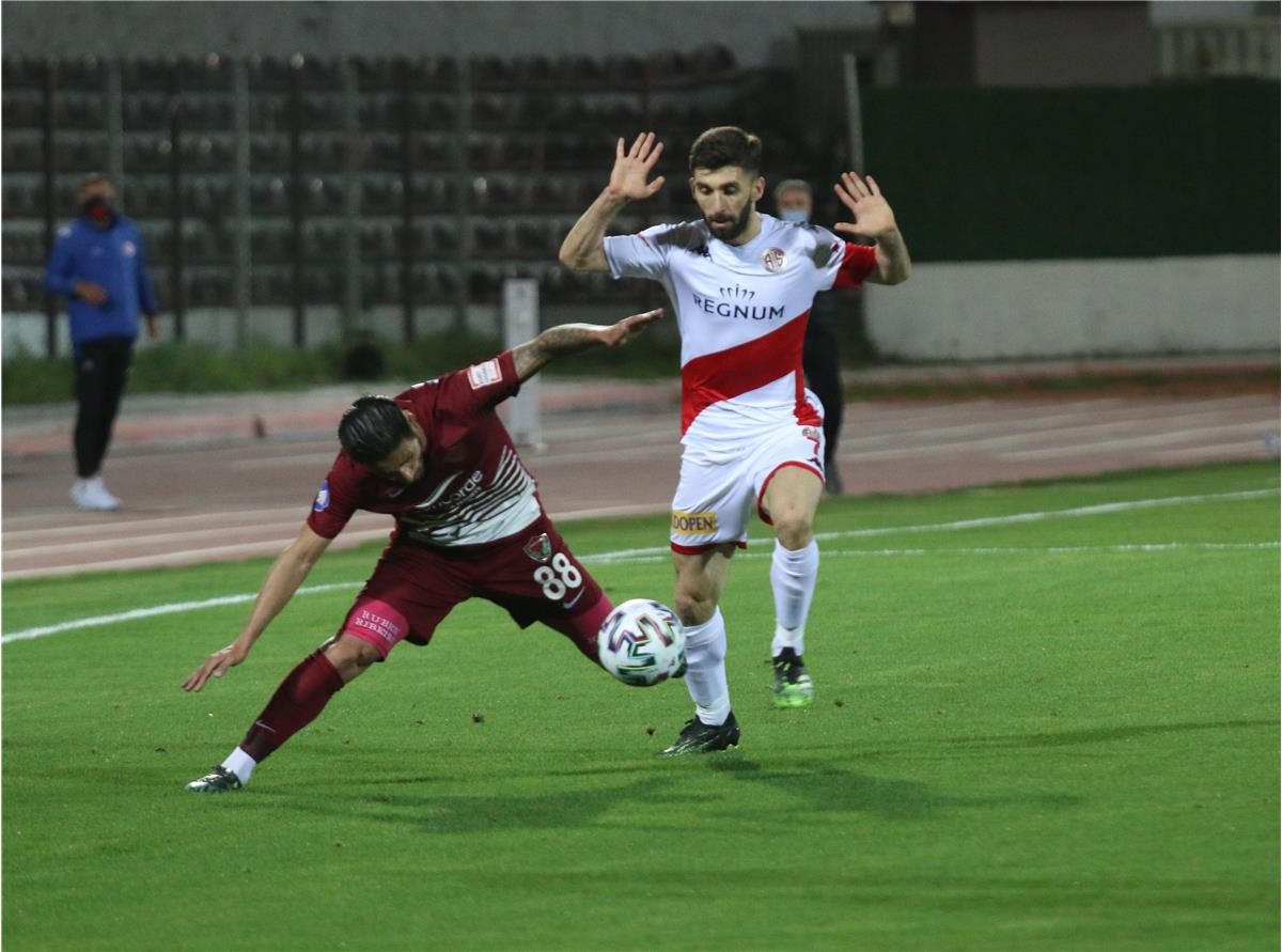 FT Antalyaspor, son haftalarda aldığı kötü sonuçlarla dikkat çekti