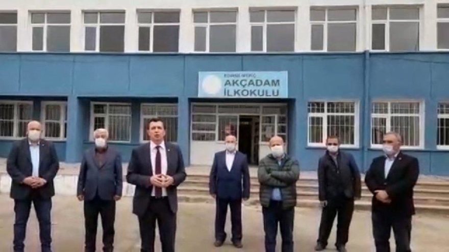 İmece usulüyle tadilatı yapılan okulun kapatılması tepki çekti