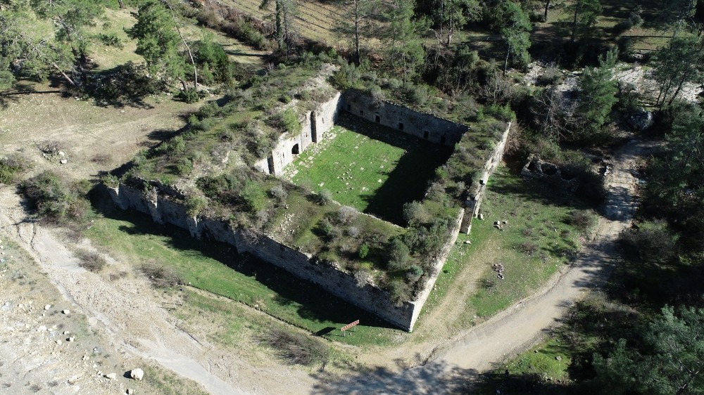  İpek Yolu üzerinde bulunan tarihi Kargıhan ve Hamamı’nın yer teslimi Manavgat Belediyesi’ne verildi