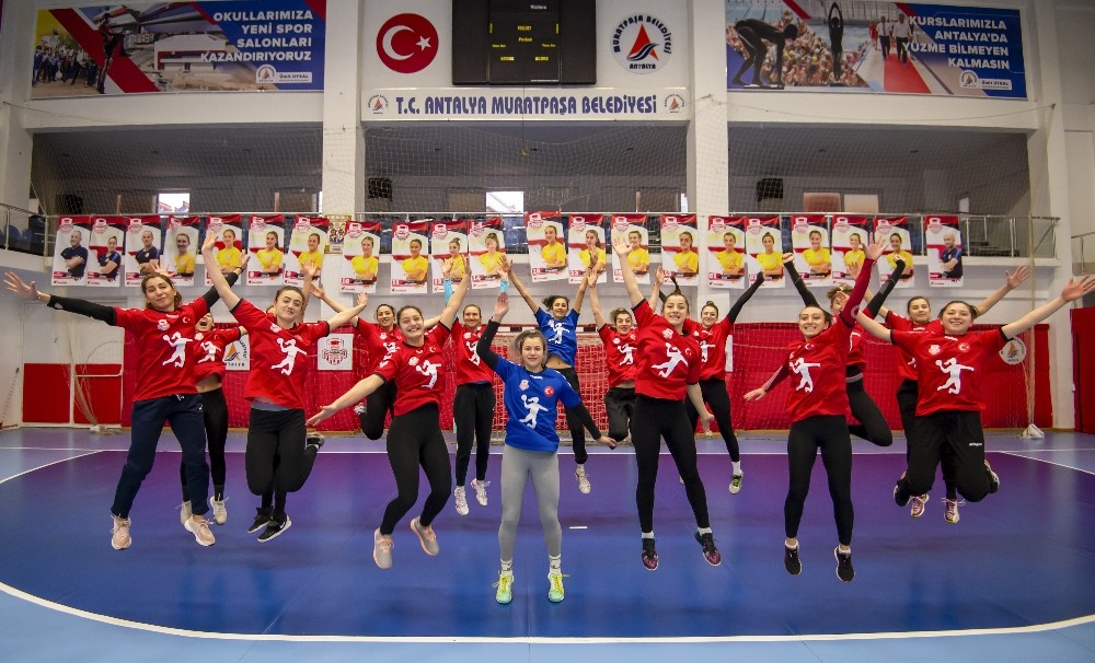 Kadın hentbol takımı, Süper Lig’in 19’uncu hafta maçında Üsküdar Belediyesi’yle karşılaşacak.