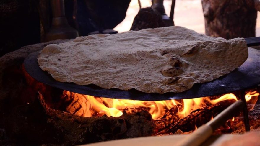 Kış için ekmek yapan kadınlar coronayı yaydı 150 haneli köy karantinada