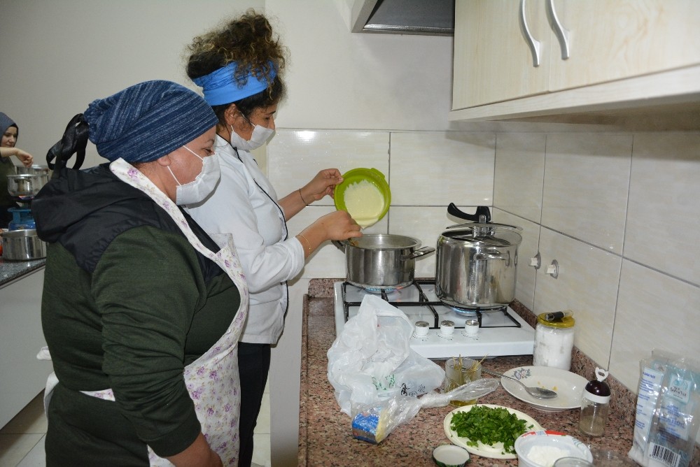 Korkuteli’nde aşçı çırağı yetiştirme kursu açıldı