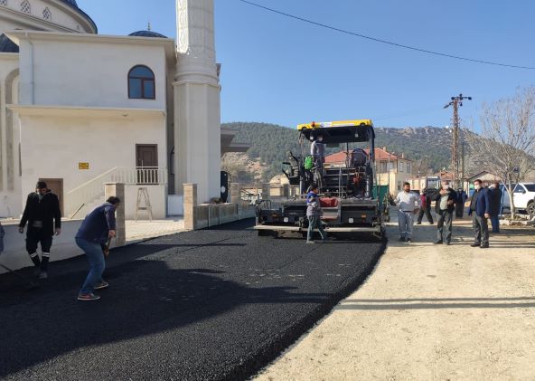 Korkuteli Şehzade Korkut Camii ve Hz. Hamza Camii çevresi asfaltlandı