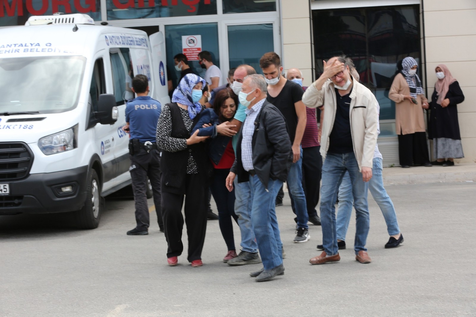 Polis cinayet zanlısının peşinde