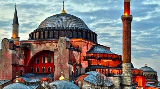 Sadece 2 gün kaldı! Ayasofya'da namaz kılmak isteyenlerin en merak ettiği soru cevap buldu