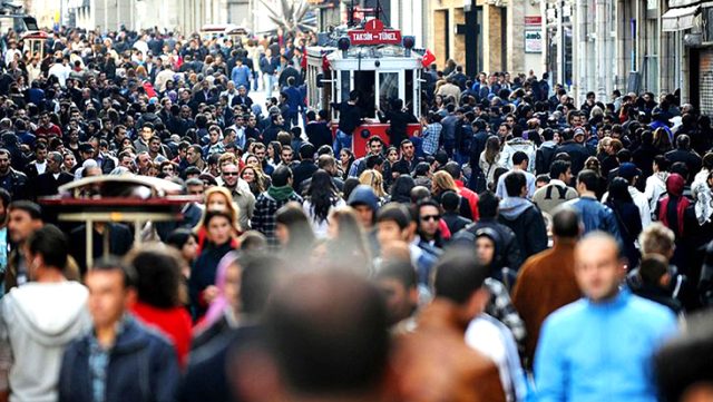 Vatandaşa soruldu: Koronavirüs salgınını hangi ülkede geçirmek isterdiniz?