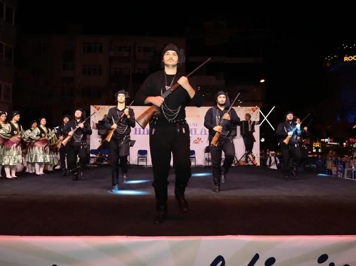 Giresun Halk Oyunları Ekibi kardeş şehir Polatlı'da sahne aldı