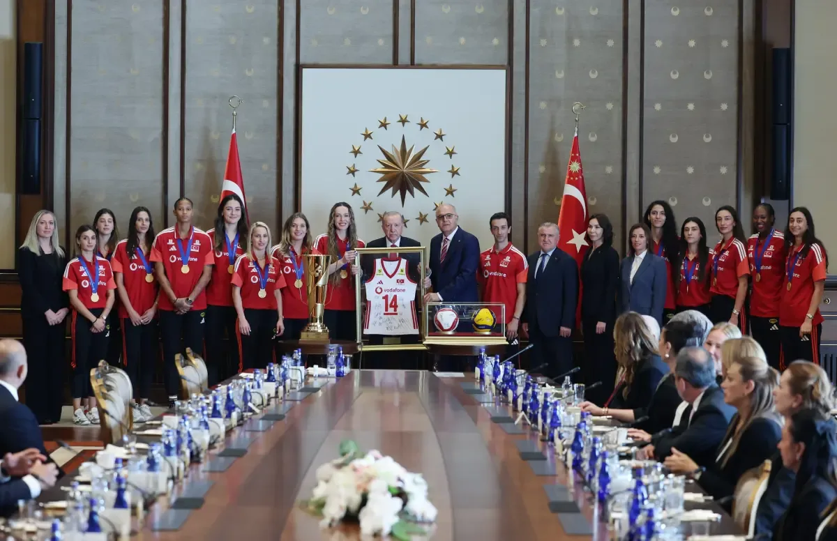 Erdoğan’dan Avrupa şampiyonu Filenin Sultanları’na kabul