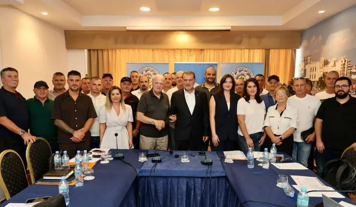 Türkiye Denizciler Sendikası Genel Başkanı İrfan Mete Arnavutluk'ta