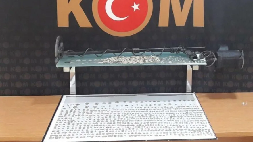 Manisa’da bin 449 parça tarihi eser ele geçirildi