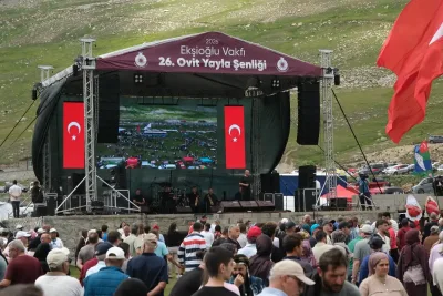 Ovit’te ilk gün coşkusu; Yaylada horon ve türkü şöleni