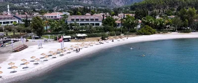 Göcek’te sahil temizlendi, ücretsiz halk plajına dönüştürüldü