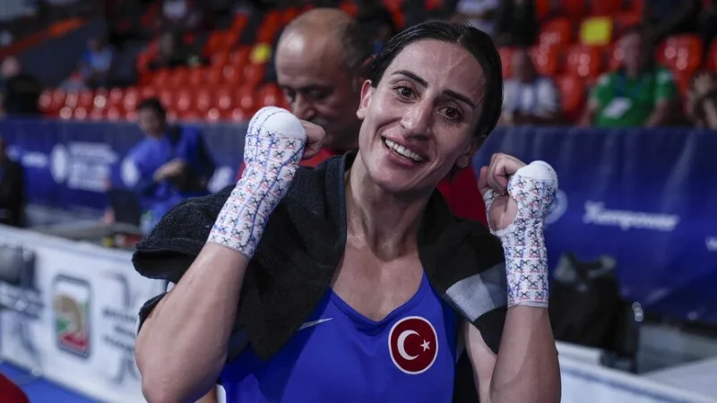 Milli Boksör Gizem Özer'den Avrupa'da Madalya Garantisi