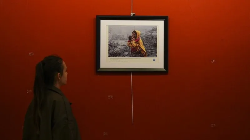 "Gazze'de Bir Gün" fotoğraf sergisi İzmir'de açıldı